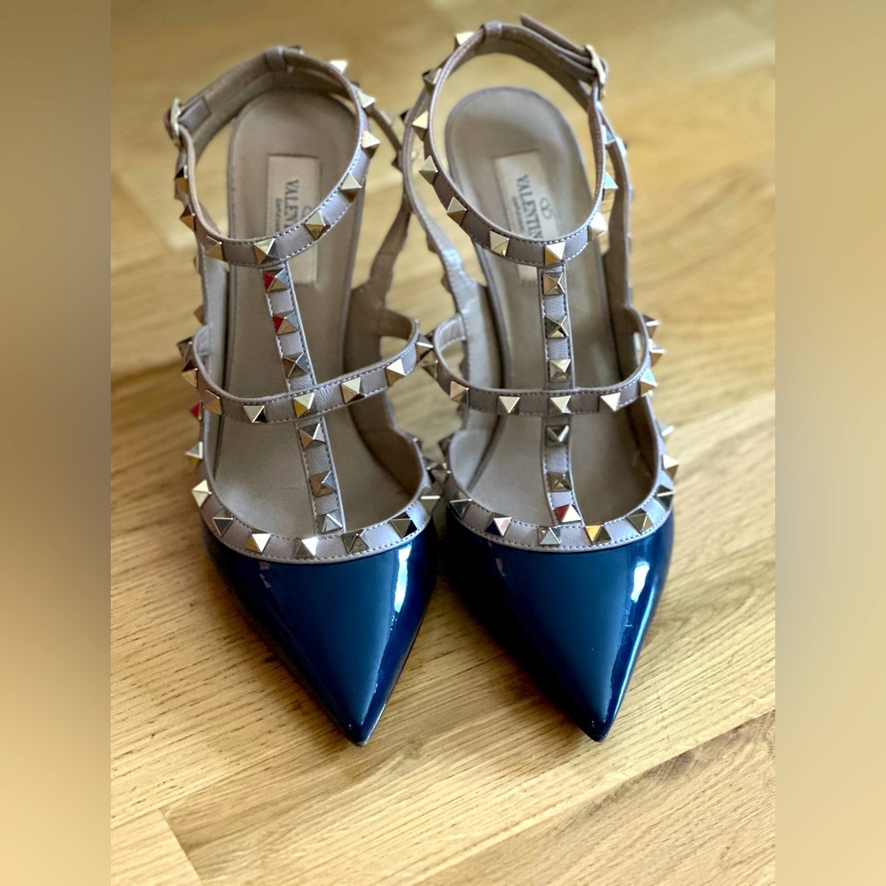 Valentino Rockstud Caged Heels EUC - Worn Once